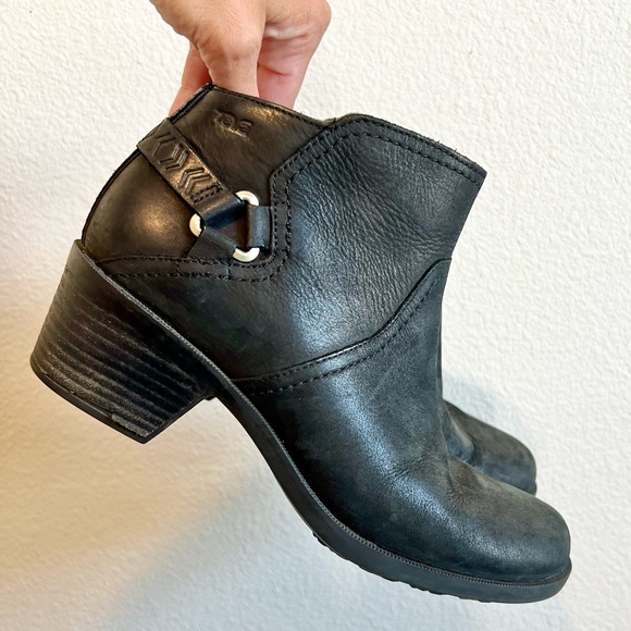 Teva Shoes - Teva Foxy Black Leather Waterproof Ankle Boots Zip Up Women’s 8.5 Style 1017161